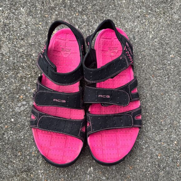Nike ACG Sport Sandals Womens Size 11 Black Pink Strappy Hiking Trail 317519-062 - Picture 1 of 11